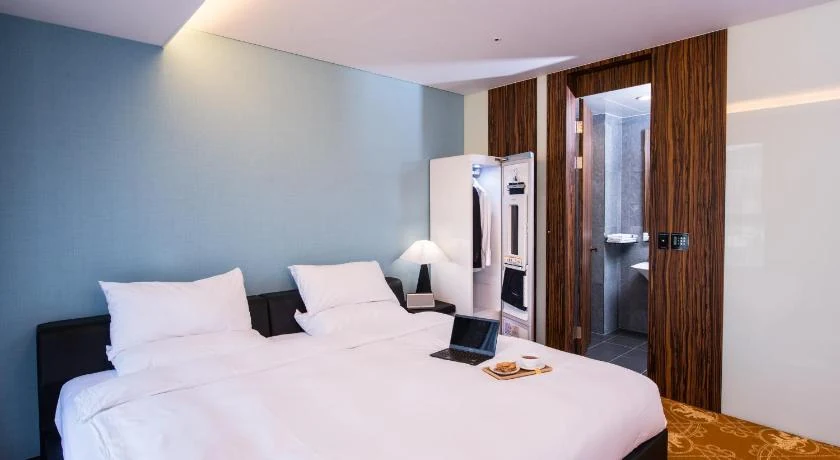 Hotel Leo Jejuの客室とLG Styler