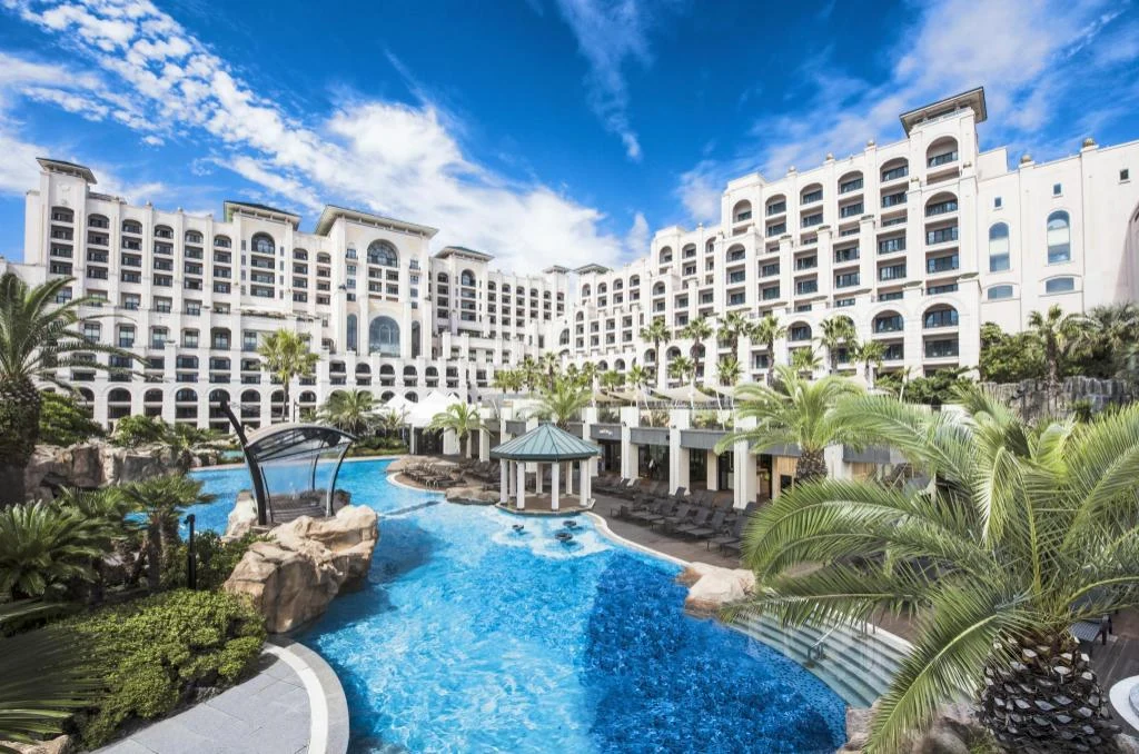 LOTTE HOTEL JEJU He:on 屋外プール