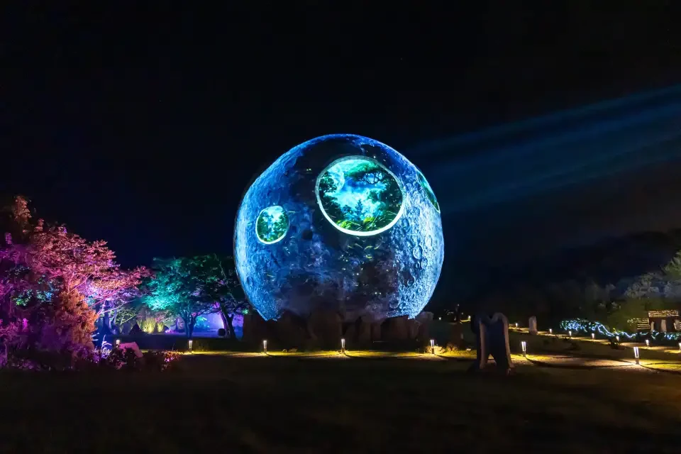 Trip.com exact attraction 142405079にあるLunafall夜間施設の実景