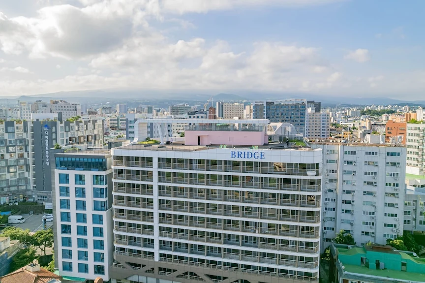 Hotel Bridge Seogwipoの外観