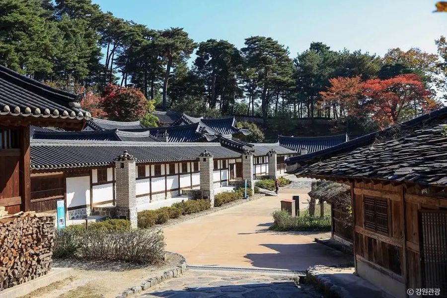 江陵・船橋荘の建物群と庭