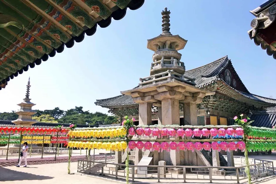 慶州・仏国寺の多宝塔と境内