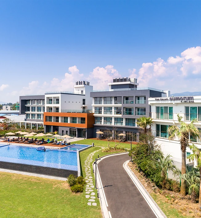 The Grand Sumorum Jejuの実際の建物、Garden Poolと海岸