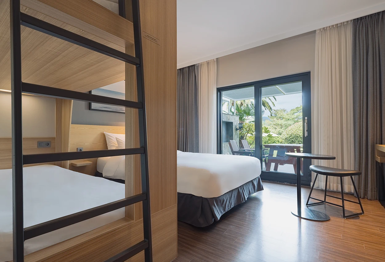 The Suites Hotel Jeju Family Bunk Terraceの公式客室