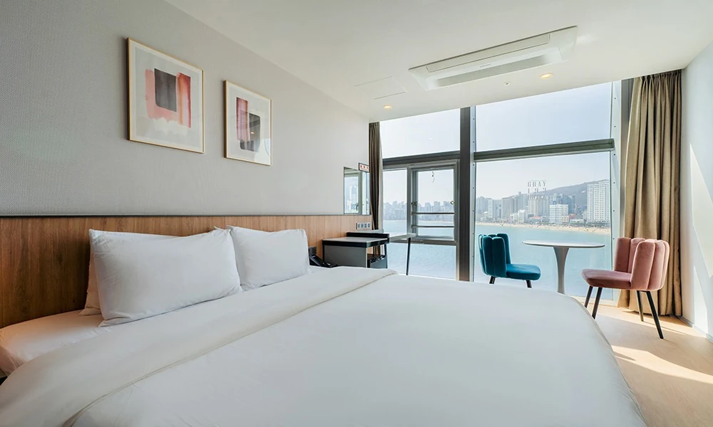 Gray 193 Hotel Ocean Deluxe Doubleの公式客室イメージ