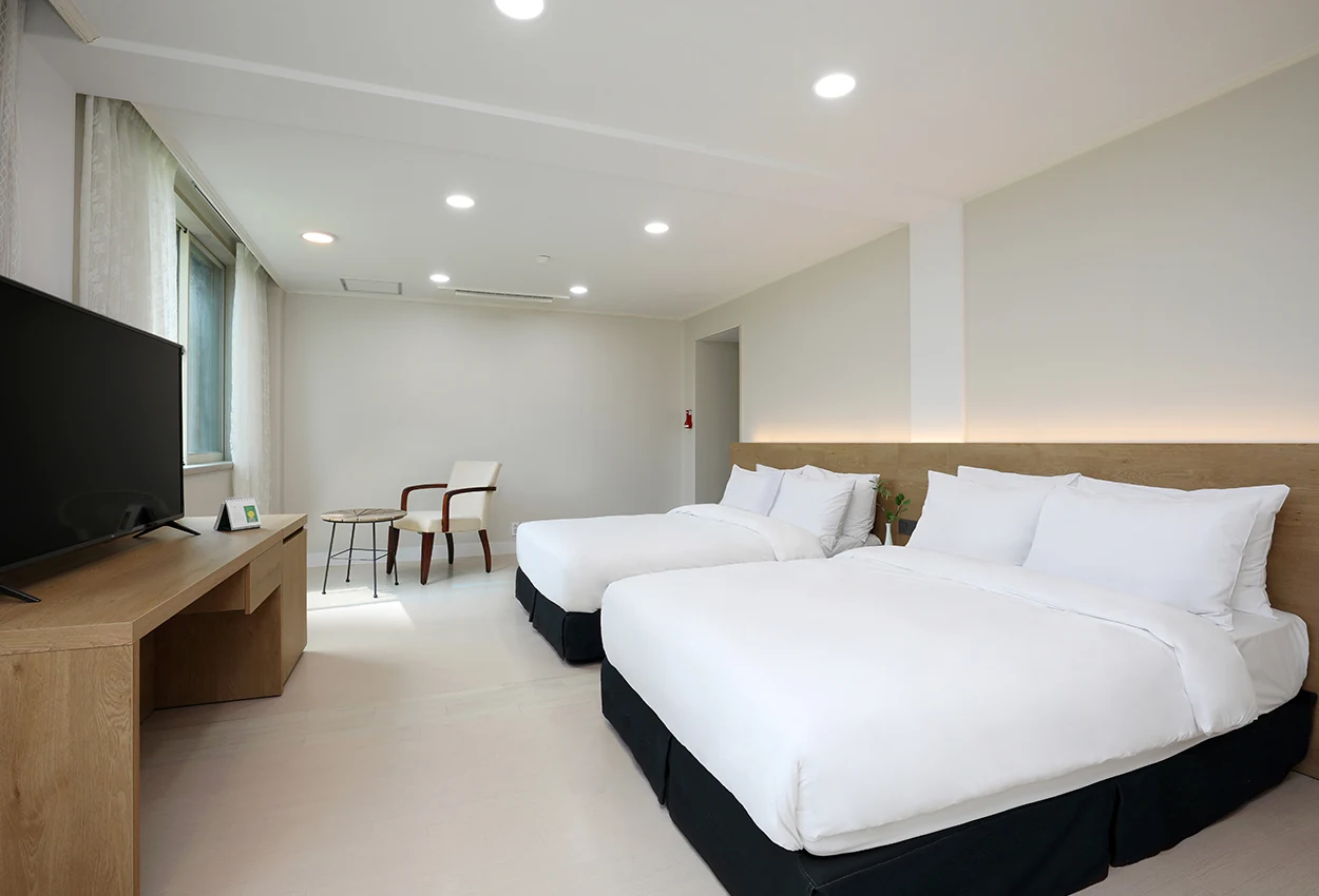 Parnas Hotel Jeju vs LOTTE HOTEL JEJU：1泊なら「Resort滞在時間を何時間回収できるか」で選ぶに関連する韓国旅行の実景 2