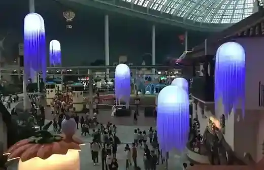 ロッテワールド Adventure 屋内遊園地エリアとガラスドーム